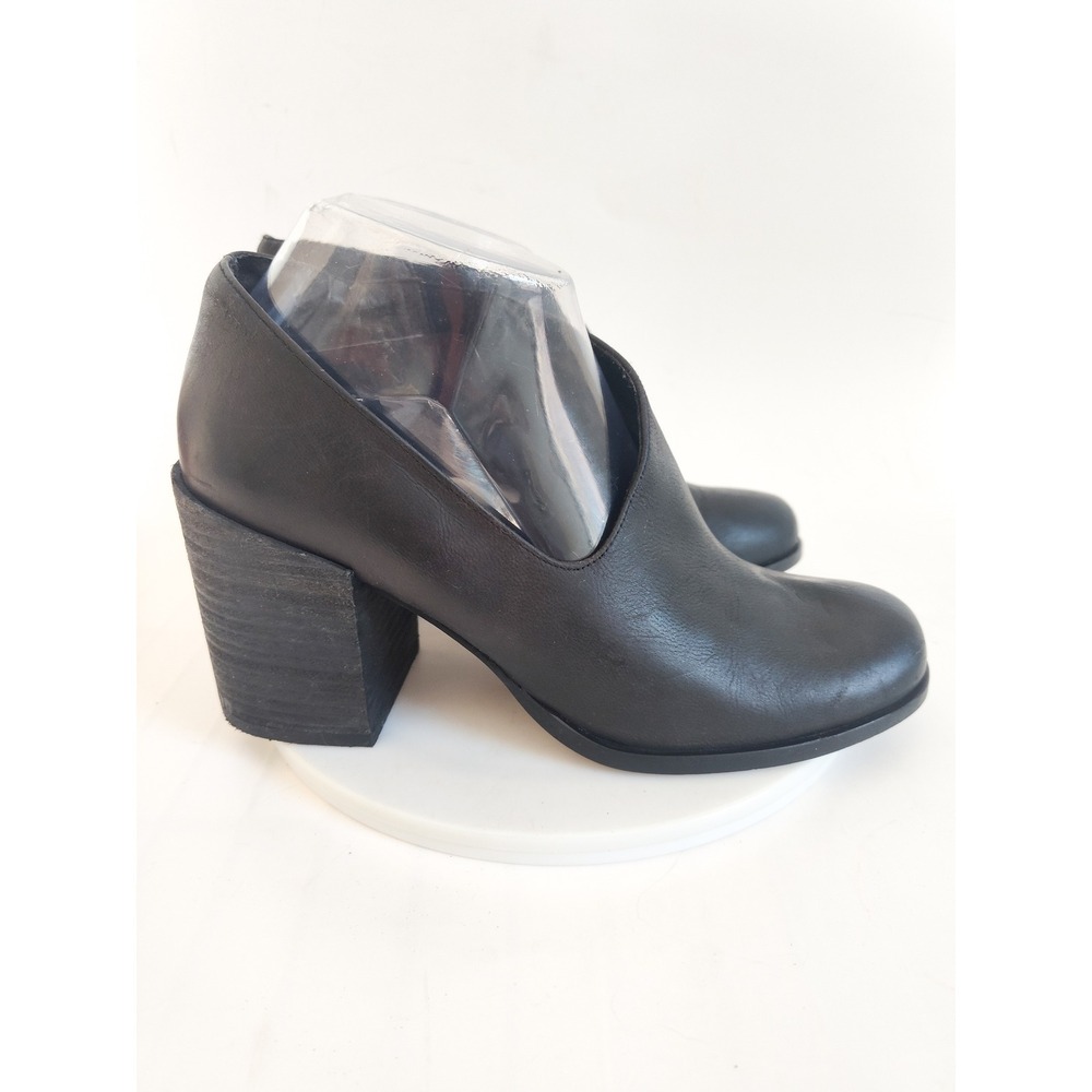Free People Leather Ankle Boots 8 / 38 Black V-Cut Block Heel Shooties Terrah - Picture 2 of 12